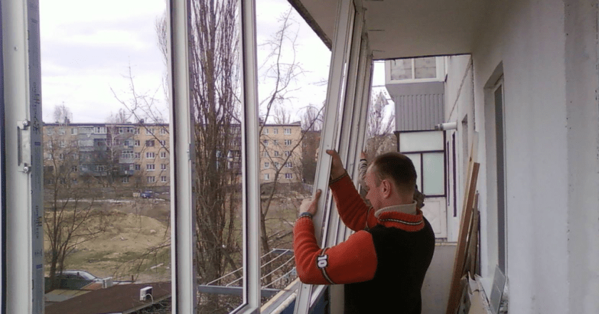 Установка окон и дверей на балконе своими руками